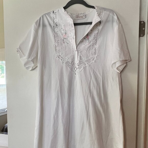 Small Vintage Verena nightshirt100% cotton short sleeve floral lace made USA - Picture 1 of 7